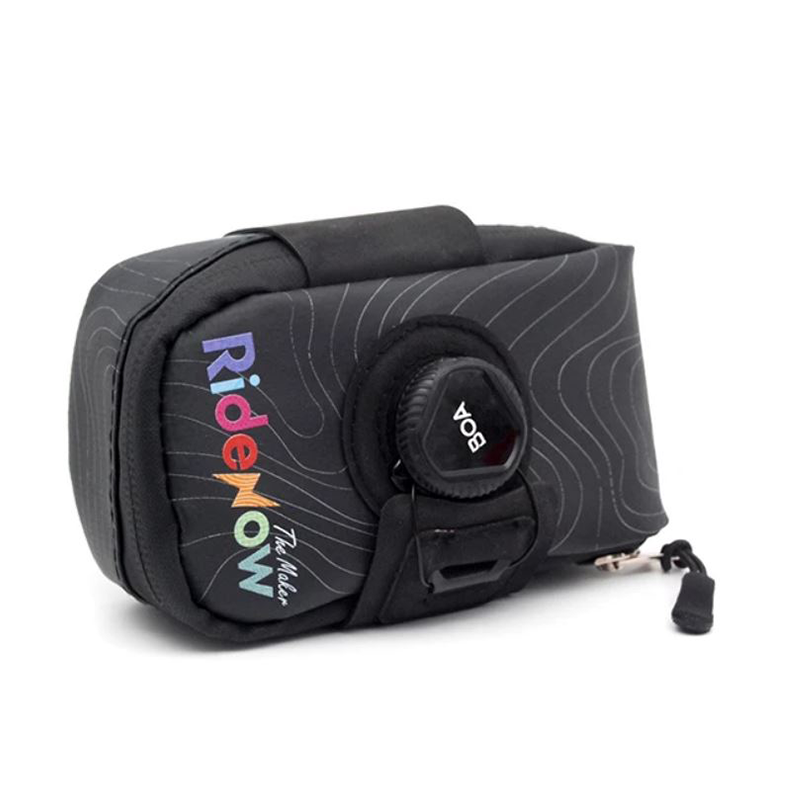 RIDENOW – Bolsa de Sillín de Bicicleta con Cierre Boa | Especial para Bicicleta Doble Suspensión | Tija telescópica | 0.45L | Impermeable | Cremallera YKK | Carretera, Gravel, MTB, Urbana... | Negro